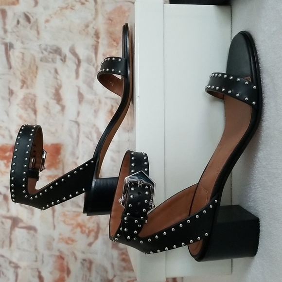 New Givenchy Elegant Studded Leather Sandals - Picture 4 of 12
